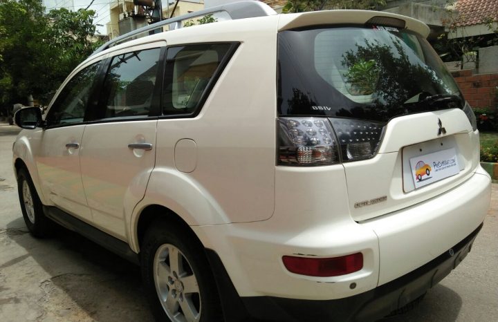 Mitsubishi Outlander 2.4 full