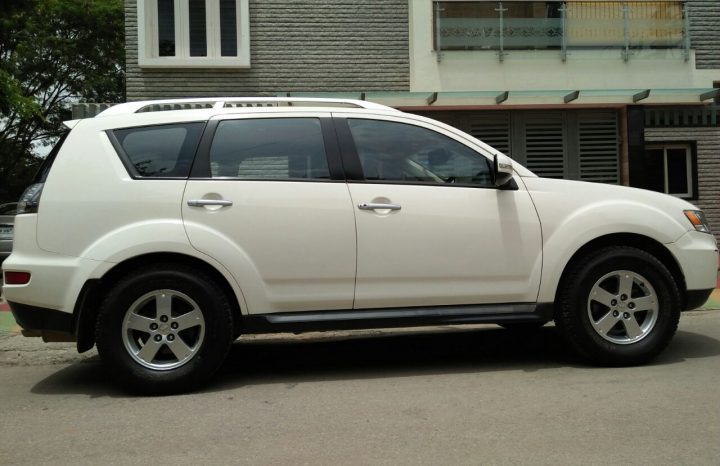 Mitsubishi Outlander 2.4 full