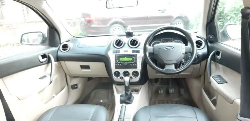 Ford Fiesta TITANIUM DIESEL 2012 full